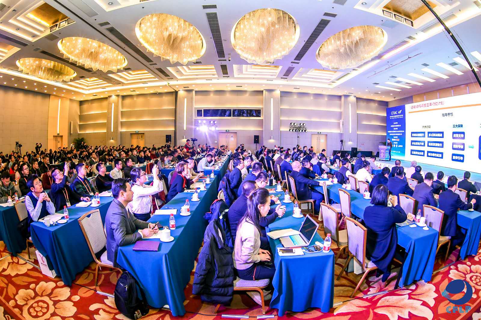 星級(jí)車隊(duì)，駛向公路貨運(yùn)新標(biāo)桿